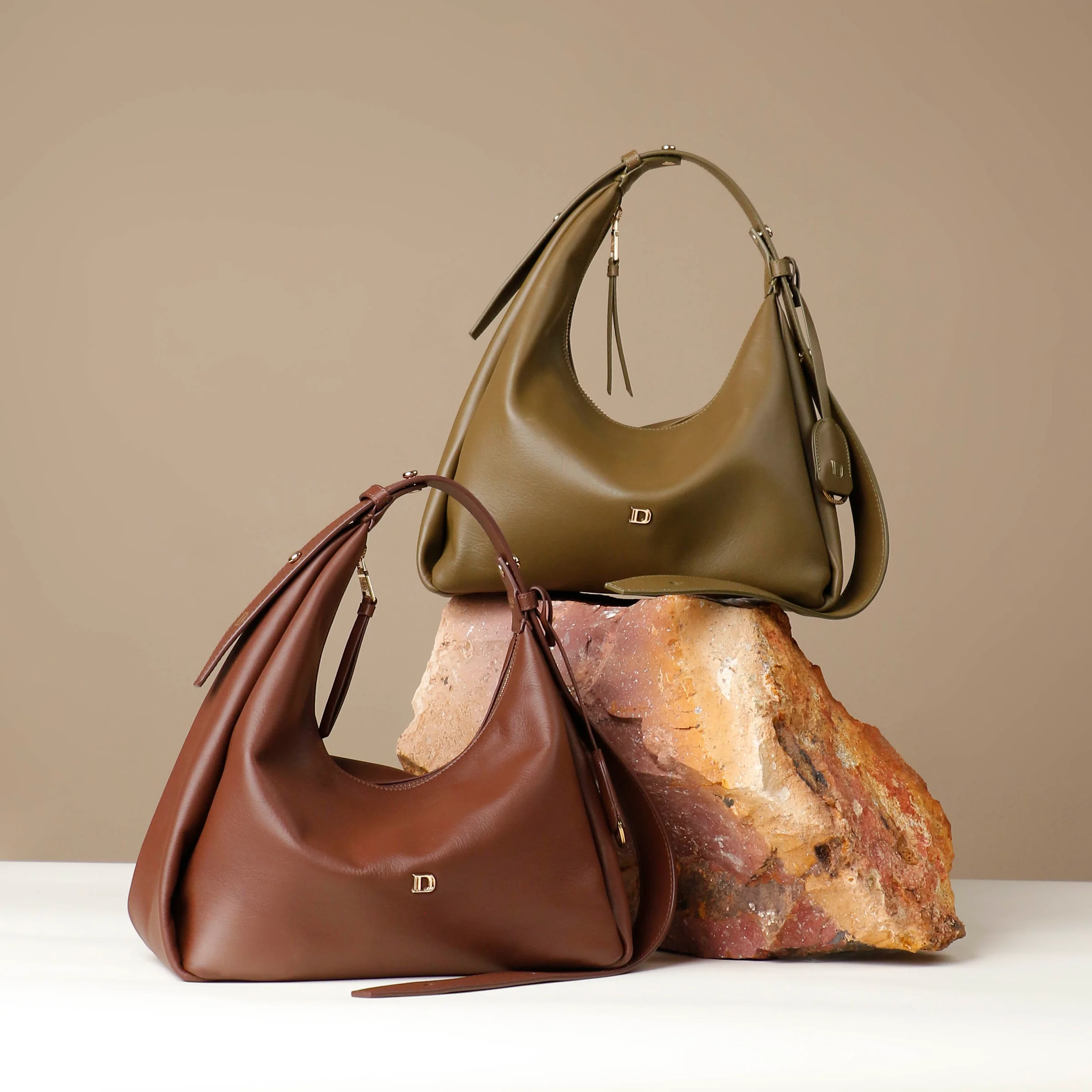 Bolsos de mujer — carteras, crossbody, bucket bags, totes
